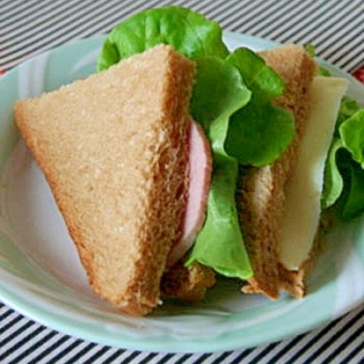 ミルクキャラメルパンのサンドイッチ